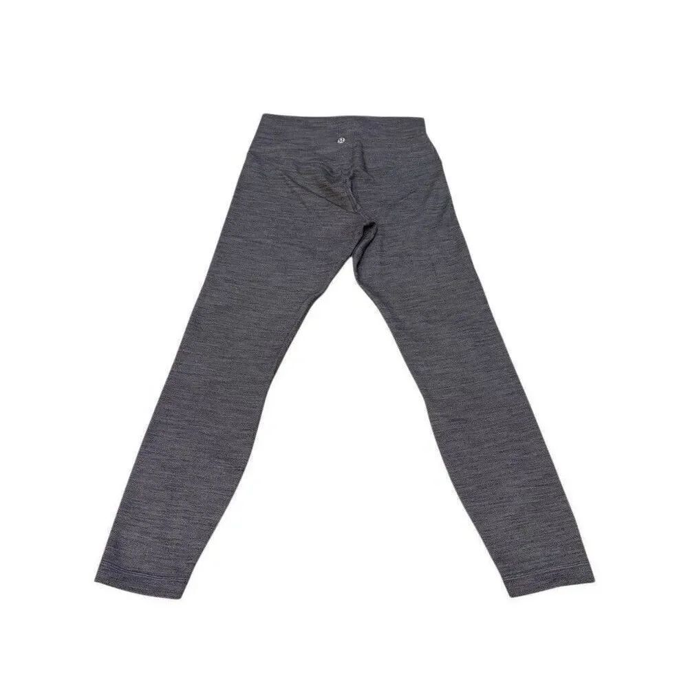 Lululemon Womens Mid Rise Leggings  Size 6 Cropped 24.5”